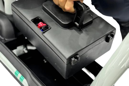 Scooter elétrica Mini Kuyan AIMA